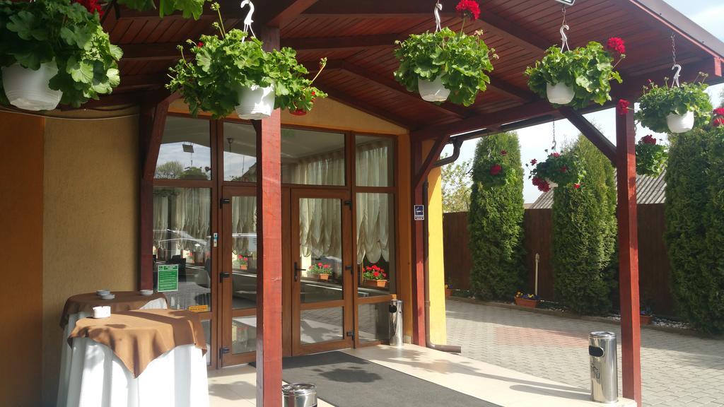 Pensiunea Pusca Si Cureaua Lata Turda Exterior foto